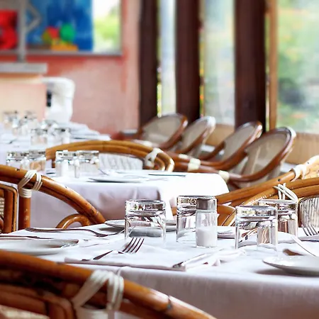 Отель Colonna Country Club