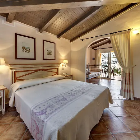 Отель Colonna Country Club Порто-Черво