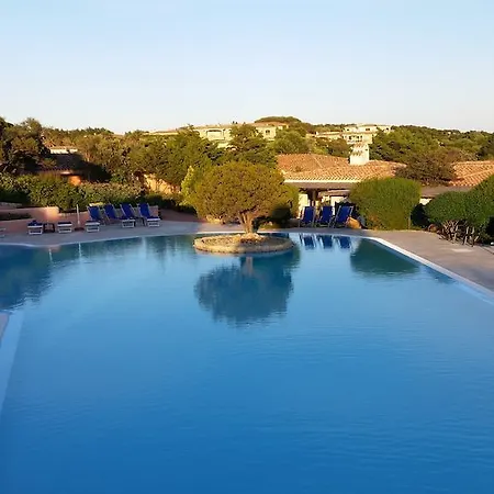 Отель Colonna Country Club Порто-Черво